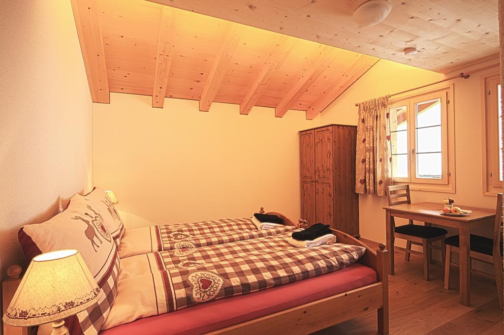 Doppel-/Zweibettzimmer mit Gemeinschaftsbad